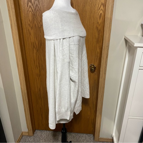 Plus size turtle neck/off the shoulder - Picture 6 of 6